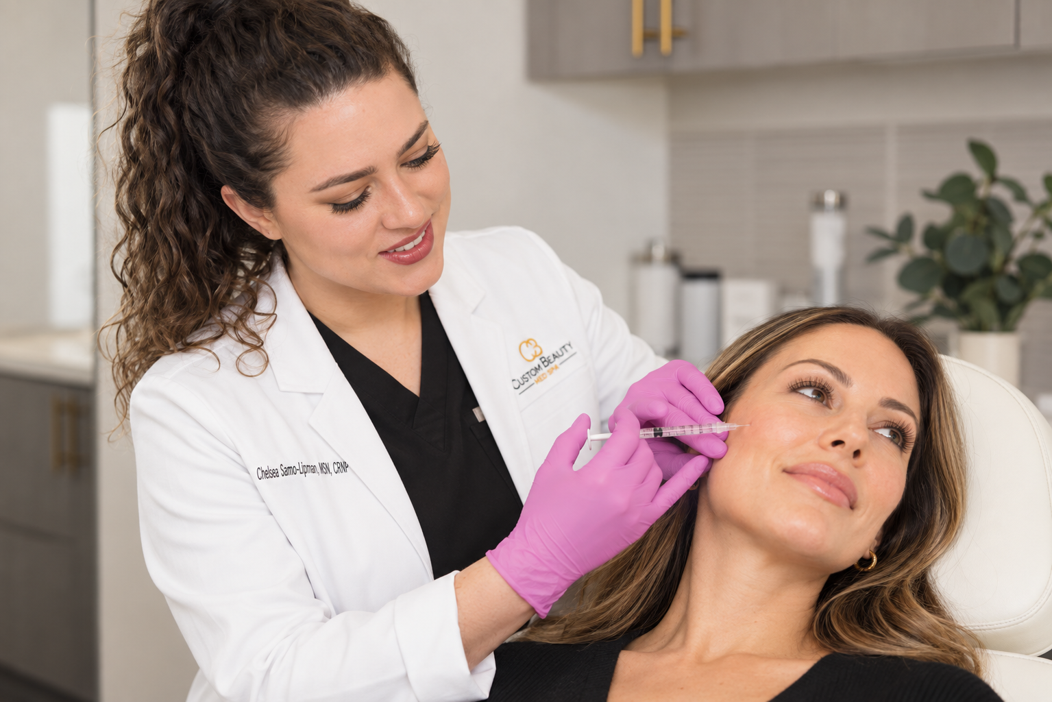 woman visiting Chelsea Samo-Lipman for facial balancing in DC